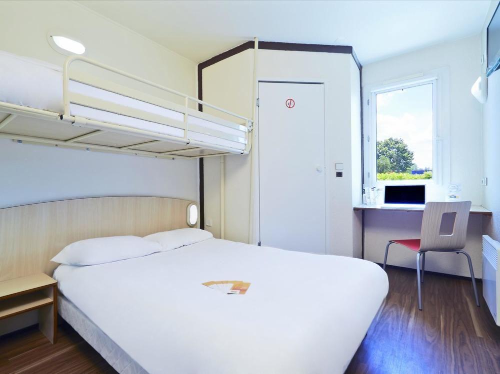 Hotel F1 Lyon Genay Massieux Екстер'єр фото