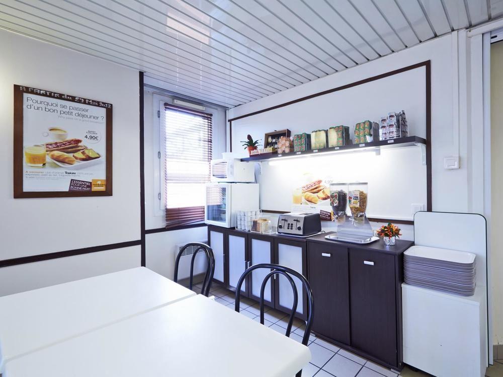 Hotel F1 Lyon Genay Massieux Екстер'єр фото