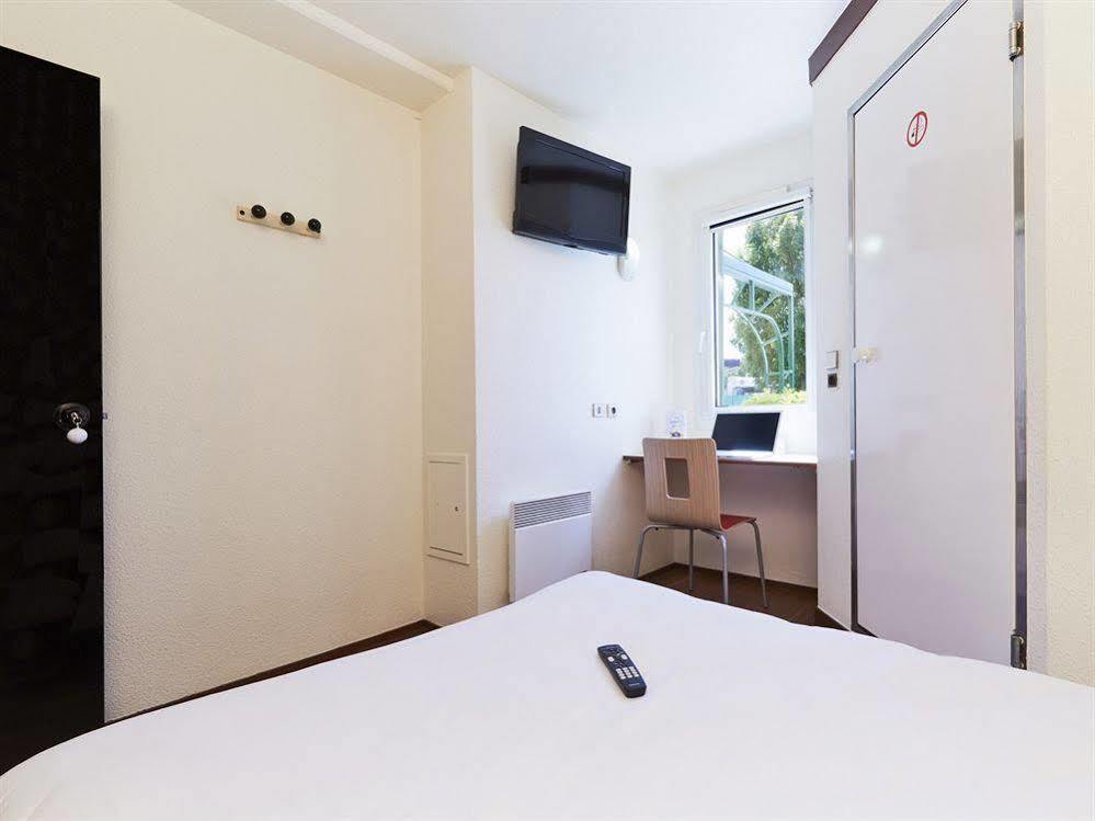 Hotel F1 Lyon Genay Massieux Екстер'єр фото