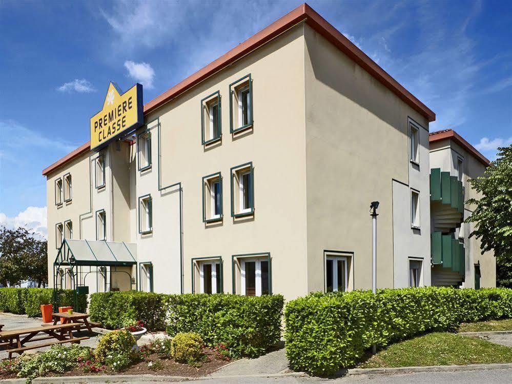 Hotel F1 Lyon Genay Massieux Екстер'єр фото